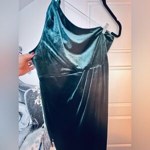 Velvet green dress. Size XL
